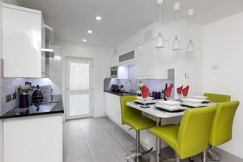 Salisbury Apartment Belfast 0*,